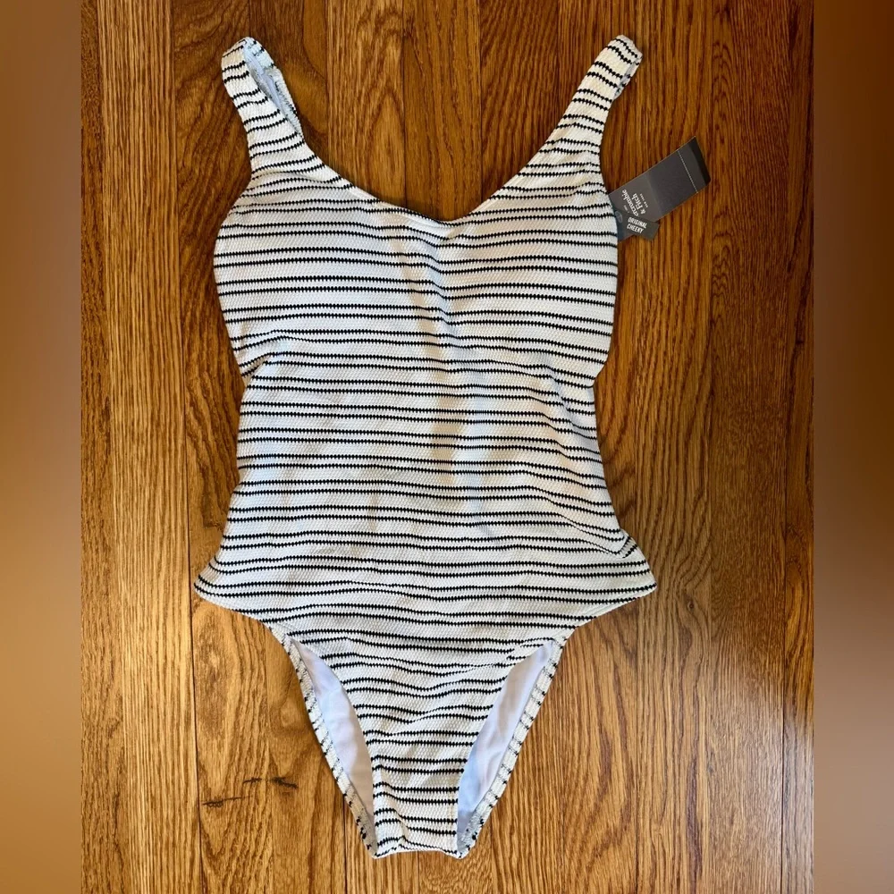Abercrombie & Fitch Original Cheeky One-piece Swimsuit - Picture 4 of 6